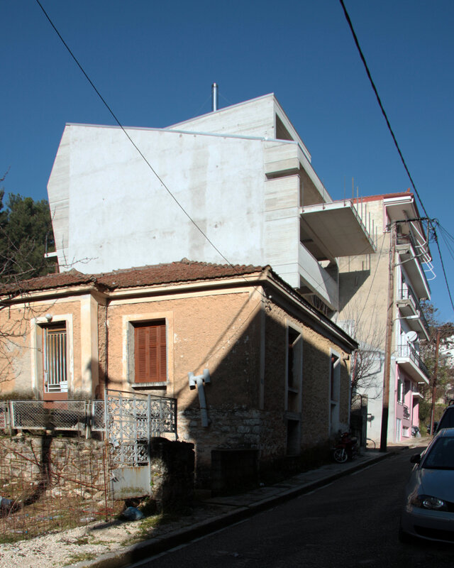 Μικρή Πολυκατοικία στα Ιωάννινα